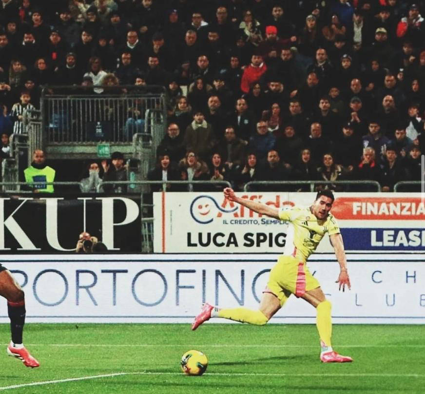 包含尤文图斯后防线失误频频，遭遇抨击的词条