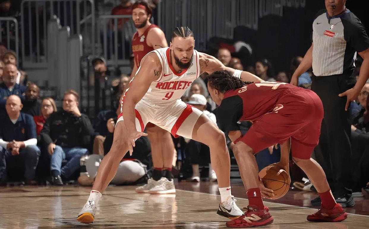 热火复出首战，火箭状态火爆，米切尔成为焦点！的简单介绍