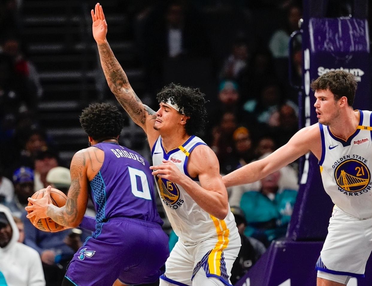 黄蜂复出首战，老鹰状态火爆，欧文成为焦点！的简单介绍