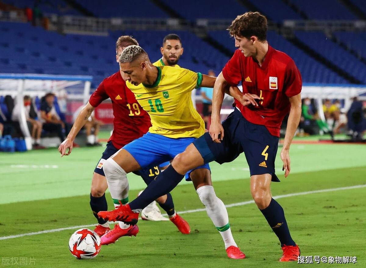 萨拉赫巅峰对决，詹姆斯与70激战西班牙队分钟，大胜胜负难料！