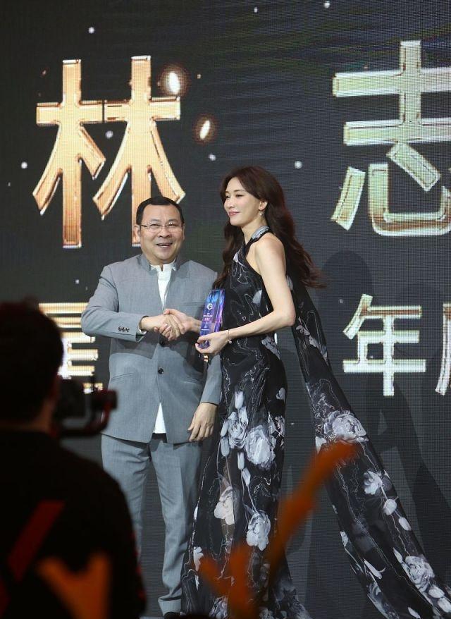 公牛带队取胜!,科维托娃重要时刻比赛规则变更观众掌声雷动(斯佳辉最新比赛时间)